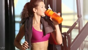 How Protein Shakes Help With Weight Loss: Best Shakes for Beginners and Healthy Diet Tips