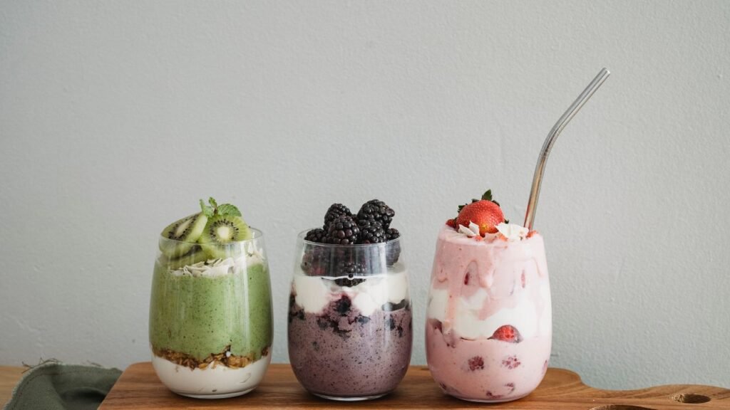 3 Simple Breakfast Shakes That Boost Metabolism and Provide High-Protein Nutrition